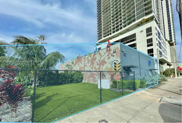 1542 NE 1st Ave Miami, FL 33132 1542 NE 1st Ave Miami, FL 33132