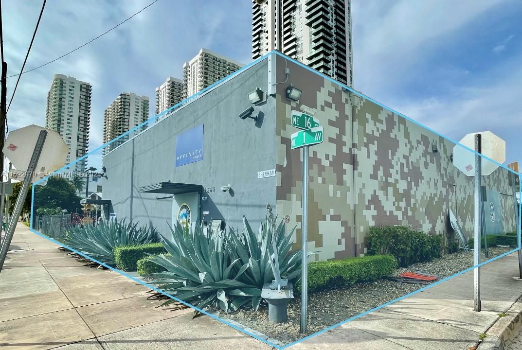 1542 NE 1st Ave Miami, FL 33132 1542 NE 1st Ave Miami, FL 33132