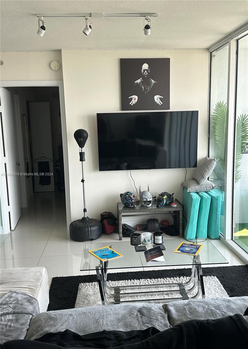 1871 NW S Riv Dr #1402,Miami, FL 33125