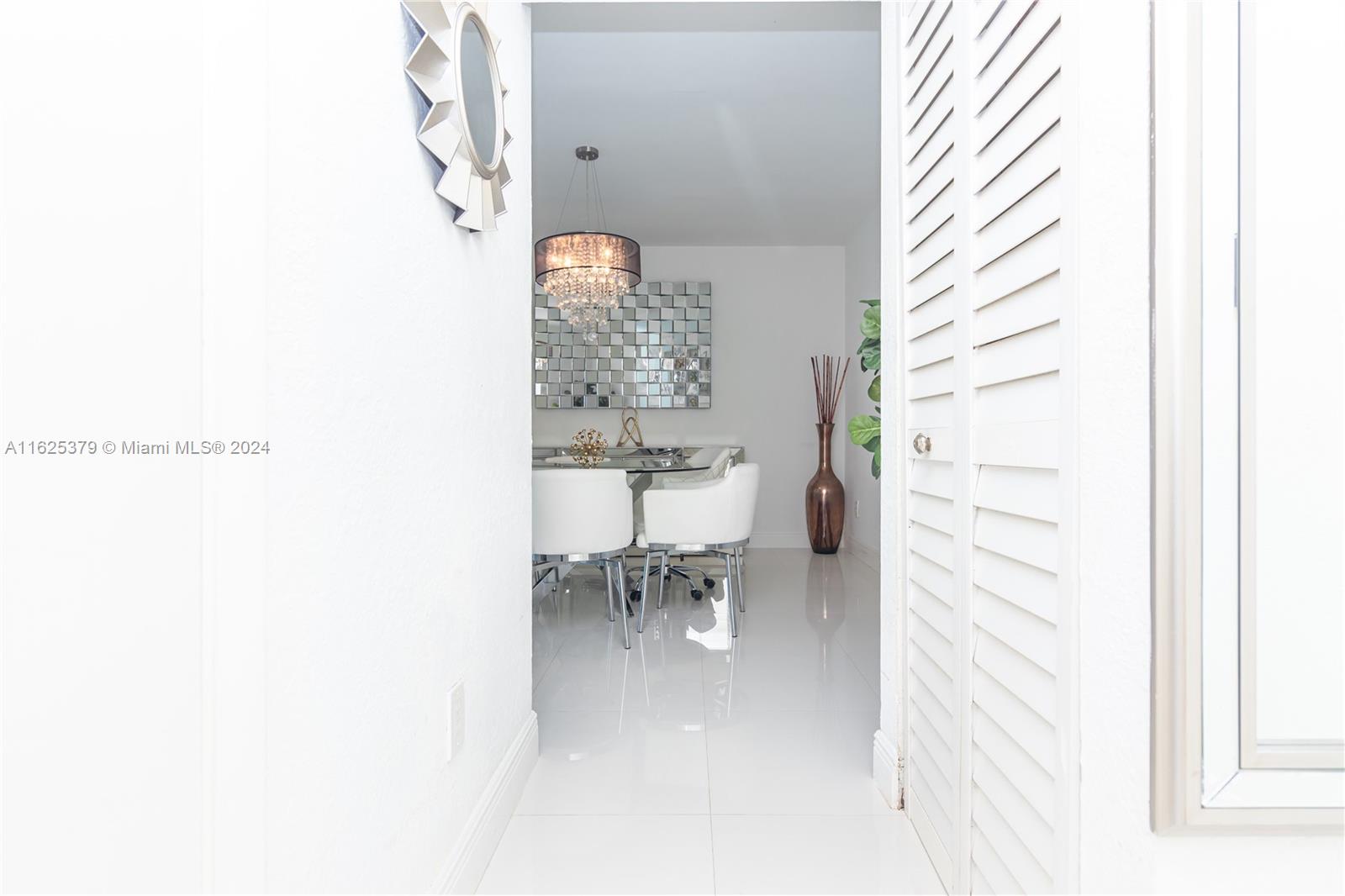 5445 Collins Ave #BAY1