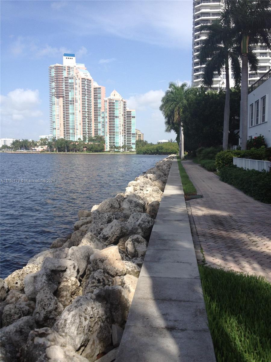Undisclosed Address Aventura, FL 33180