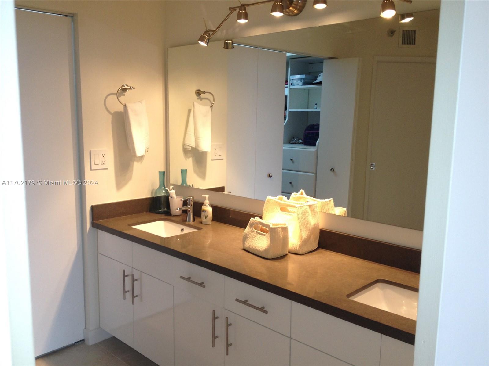 Undisclosed Address Aventura, FL 33180