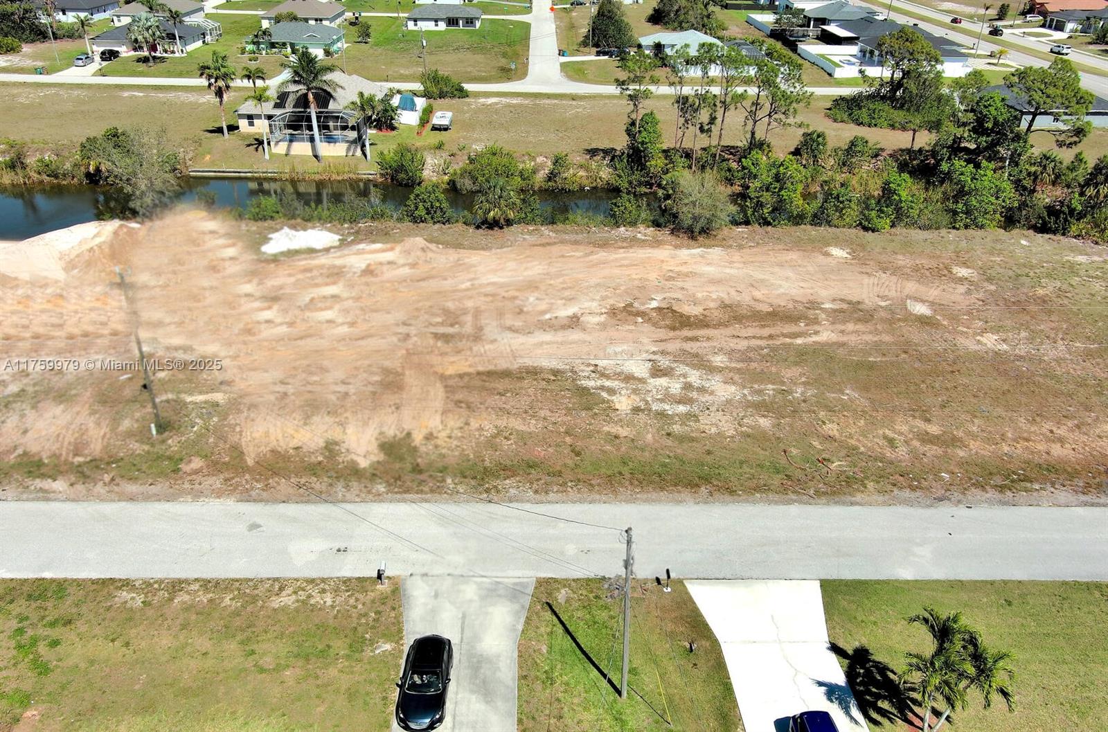 1611 NW 2nd St Cape Coral, FL 33993