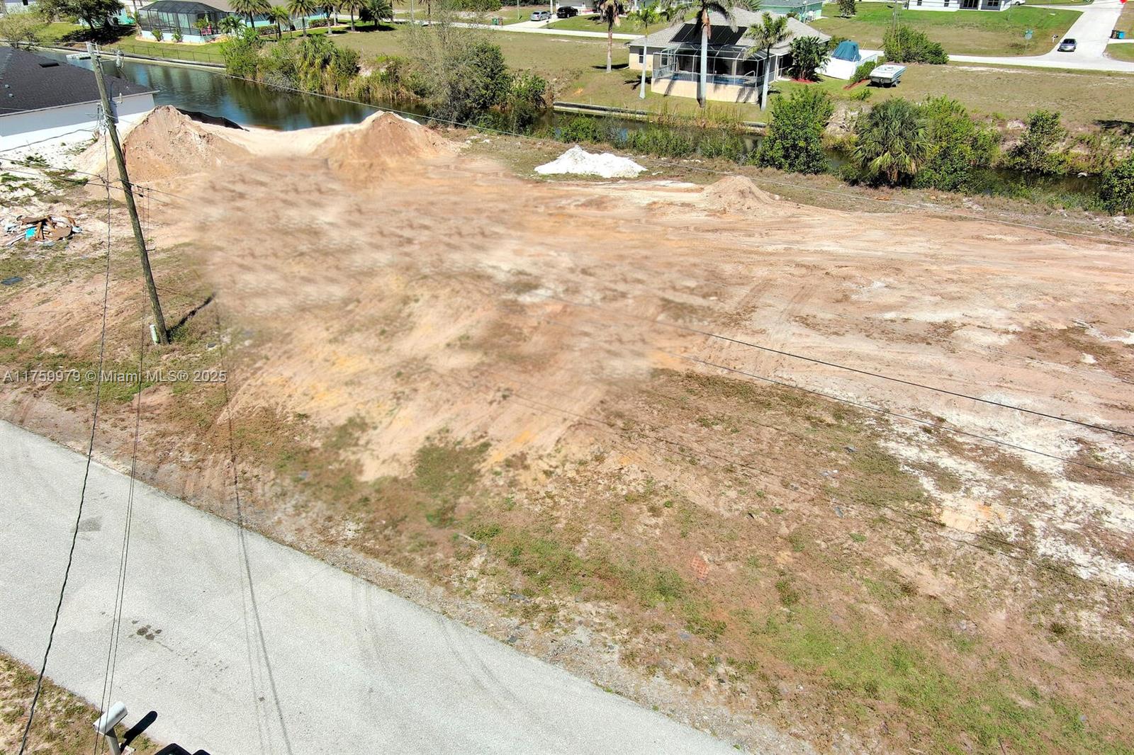 1611 NW 2nd St Cape Coral, FL 33993