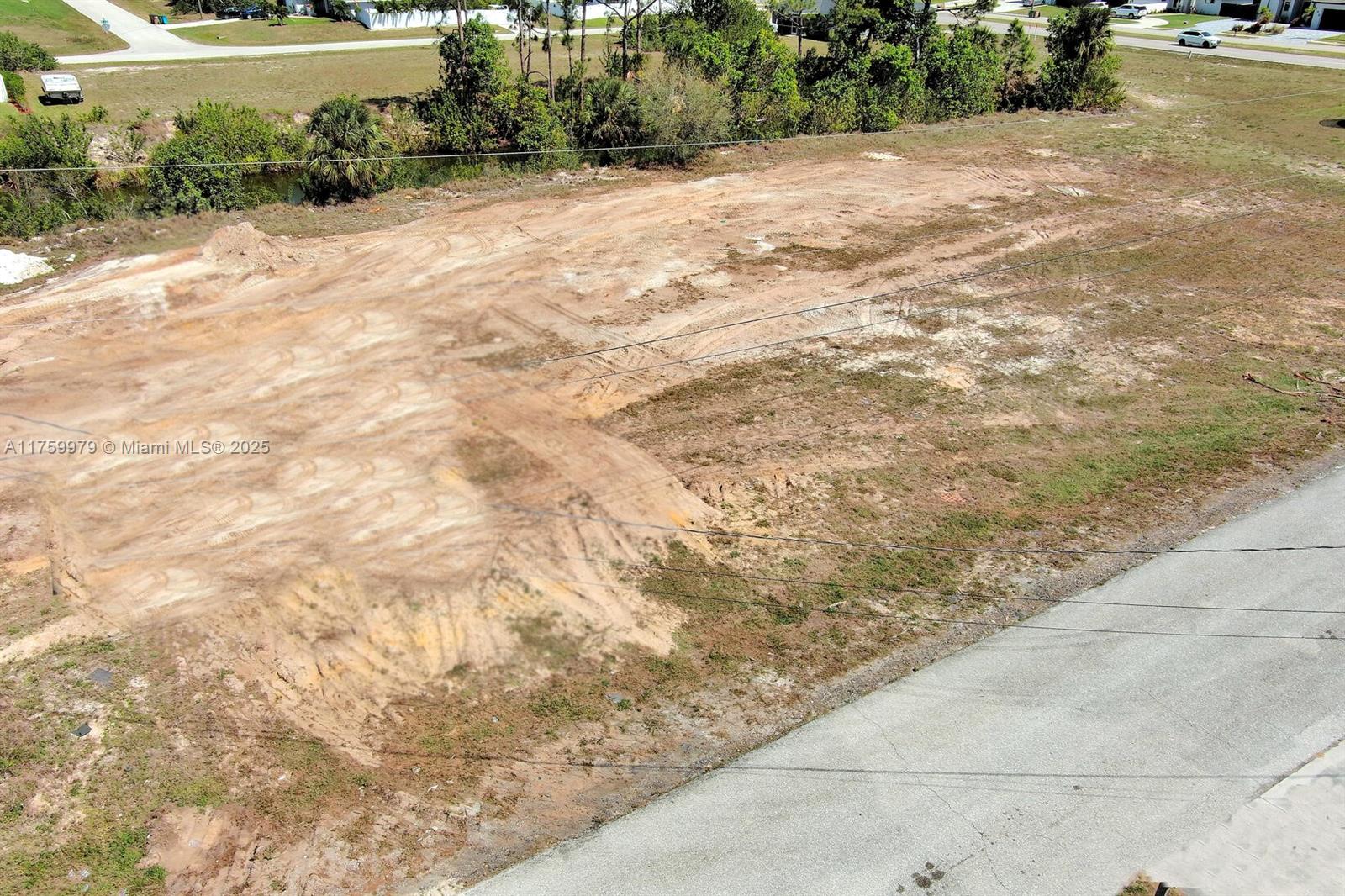 1611 NW 2nd St Cape Coral, FL 33993