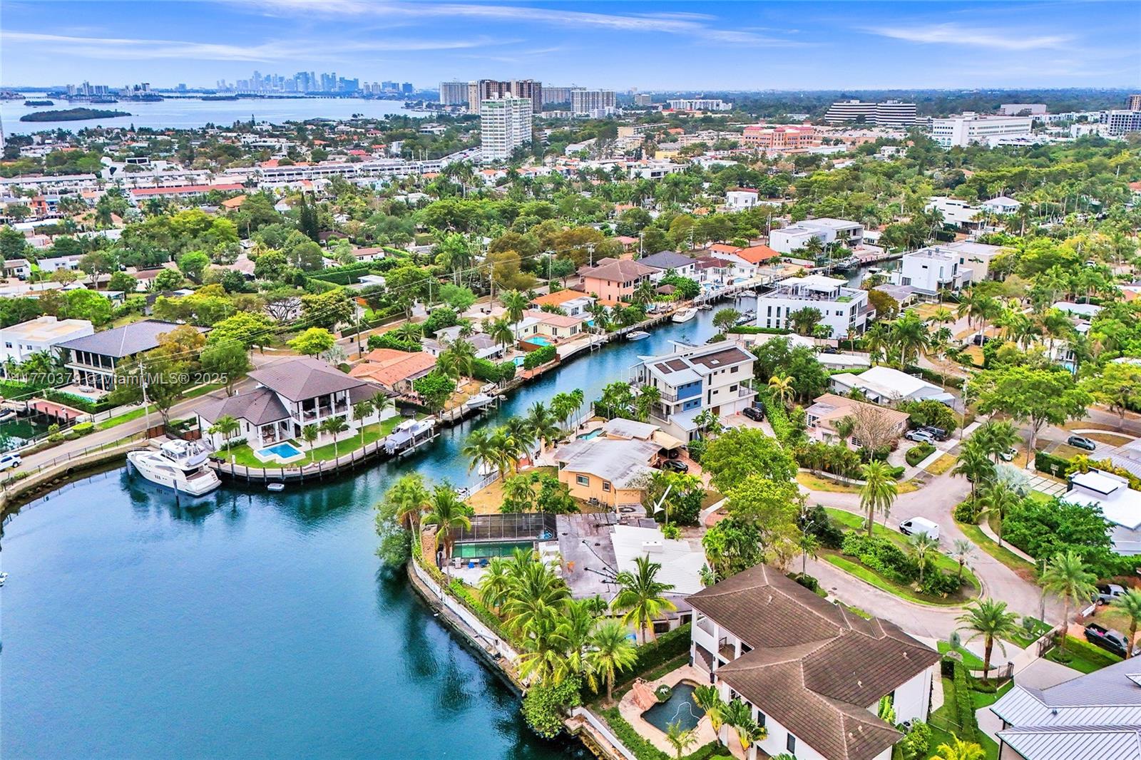 2140 Hibiscus Cir North Miami, FL 33181