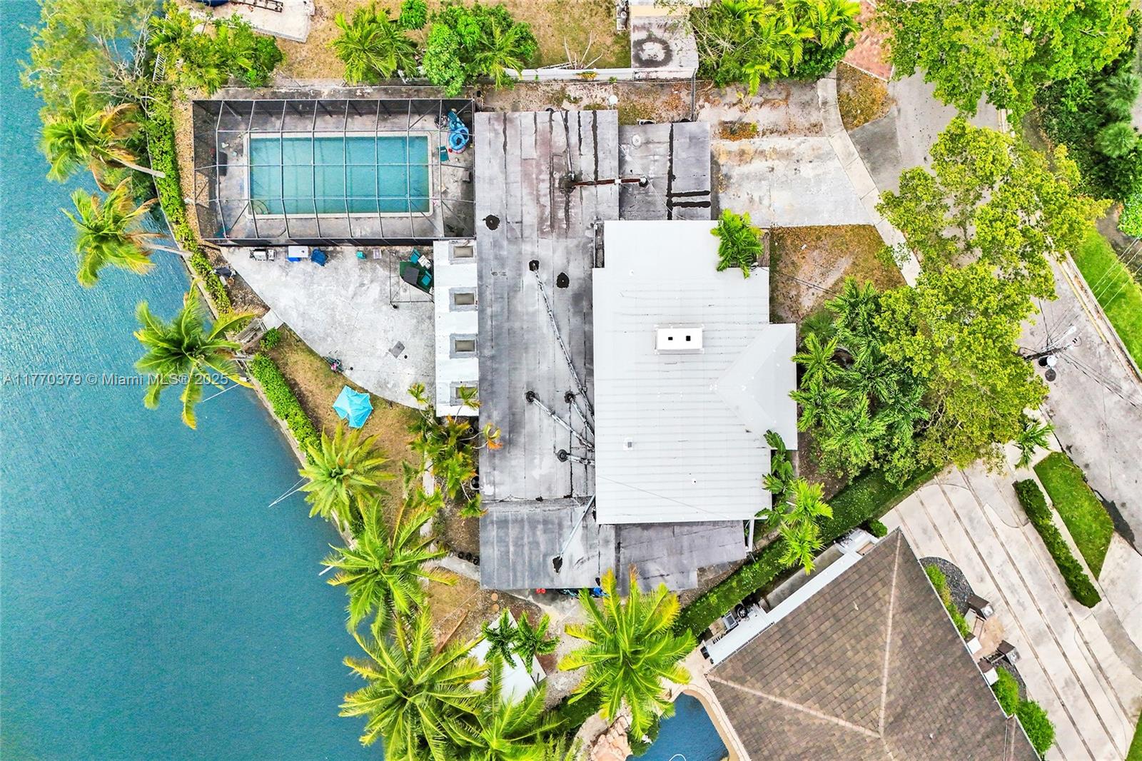 2140 Hibiscus Cir North Miami, FL 33181