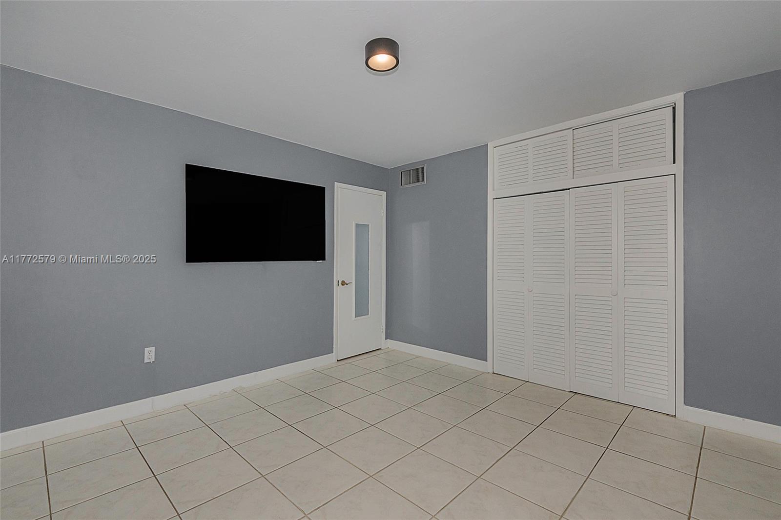 image Lenox Towers Condo21