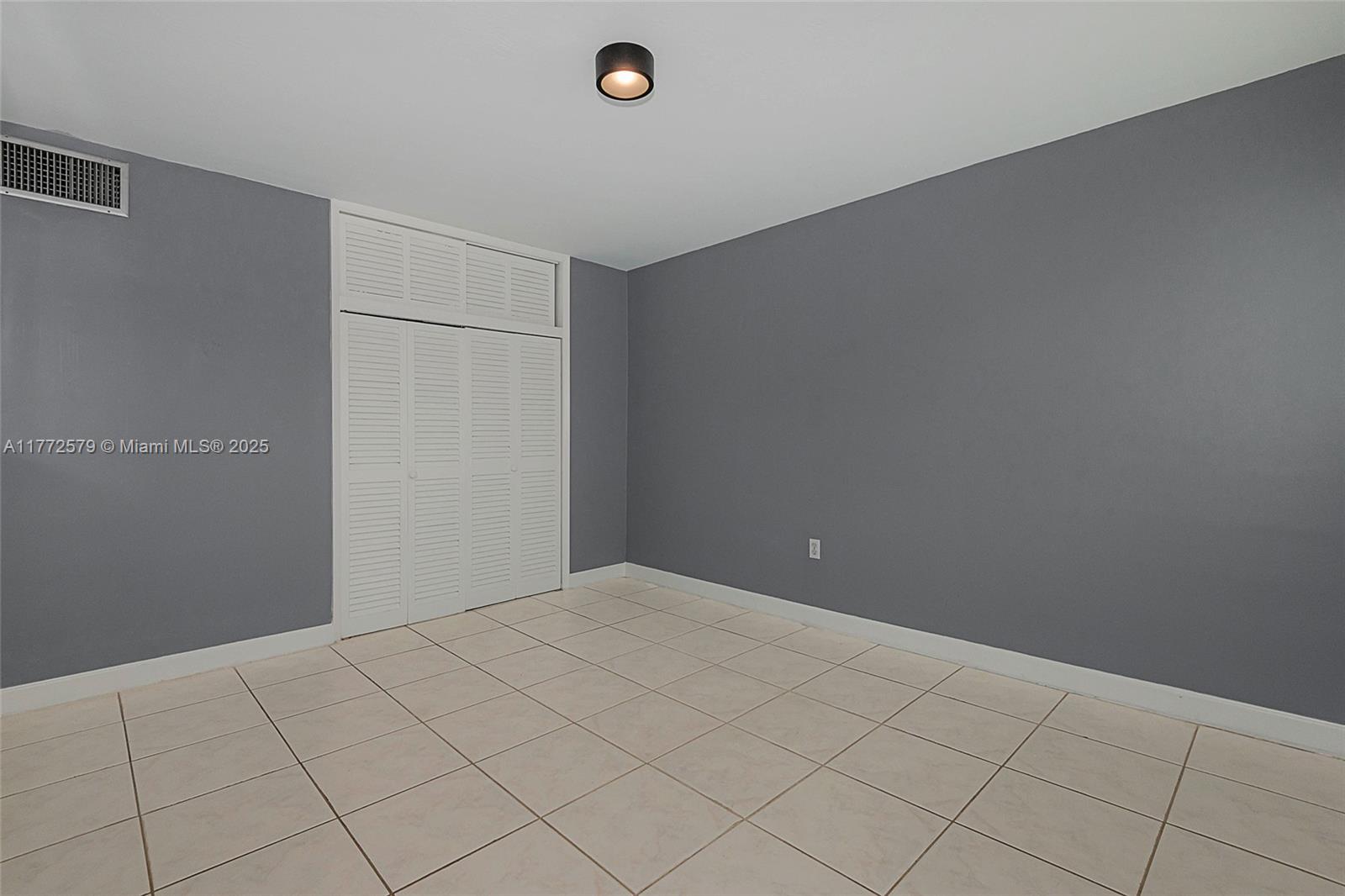 image Lenox Towers Condo22