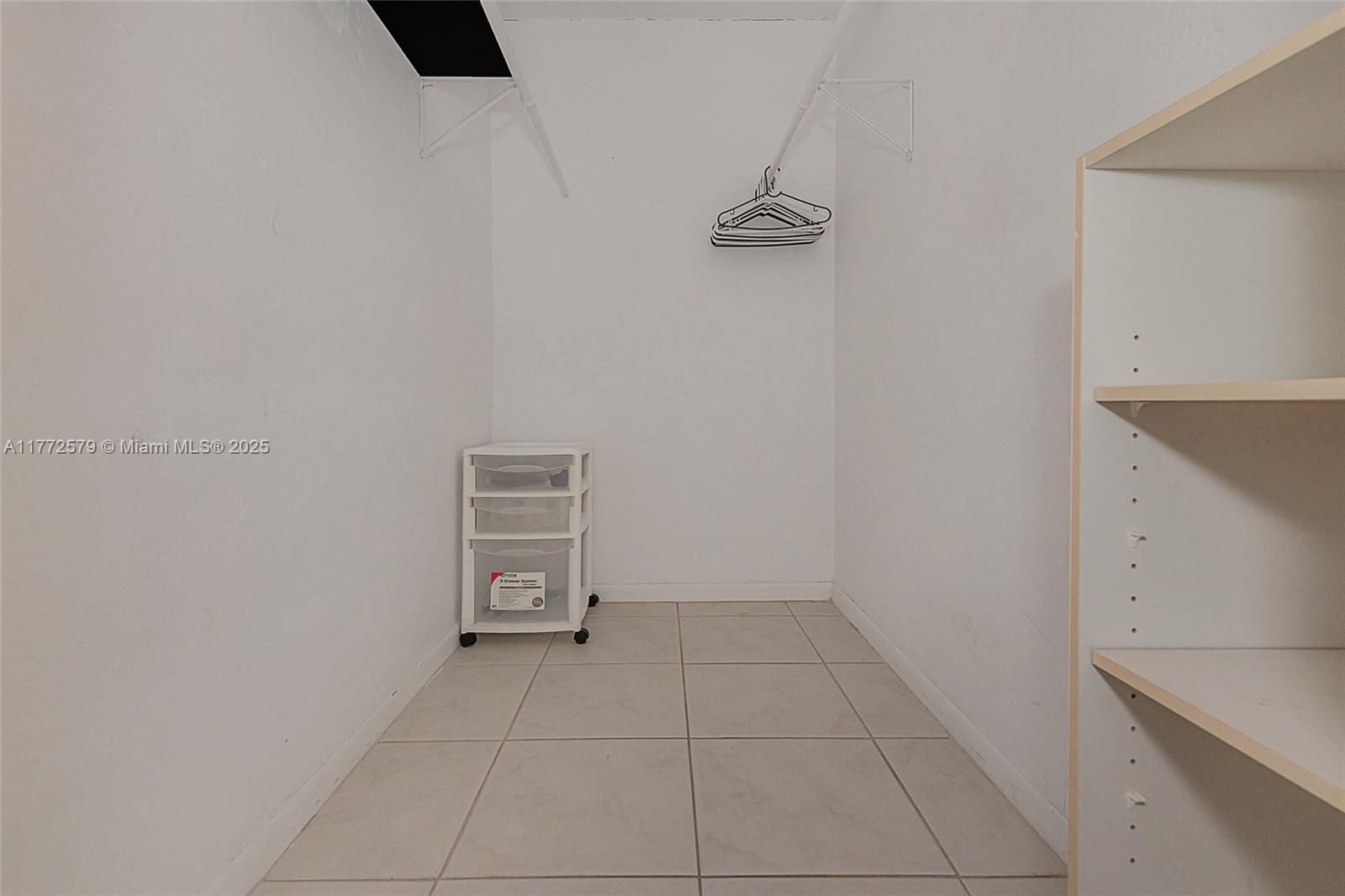 image Lenox Towers Condo25