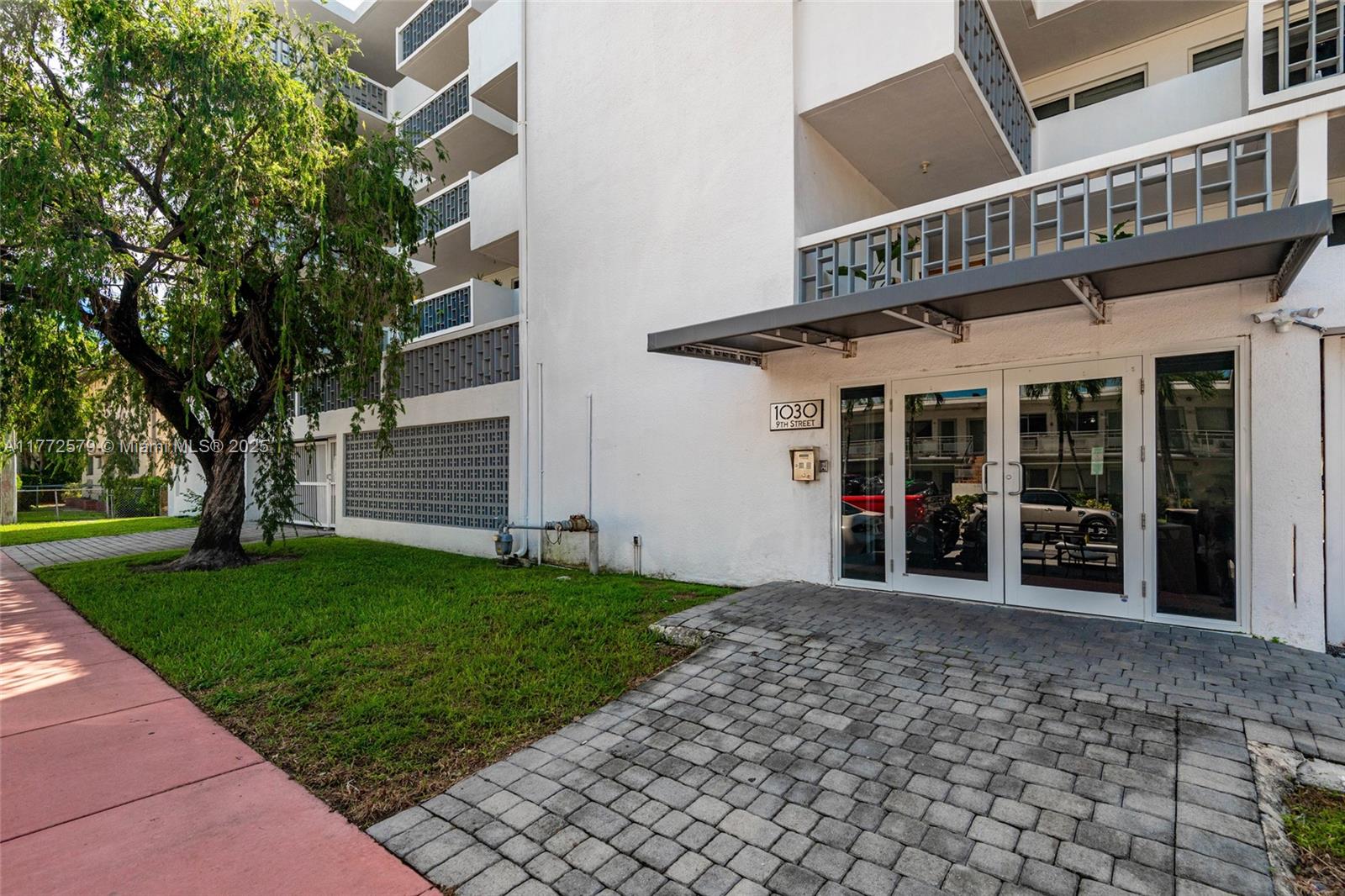 image Lenox Towers Condo4