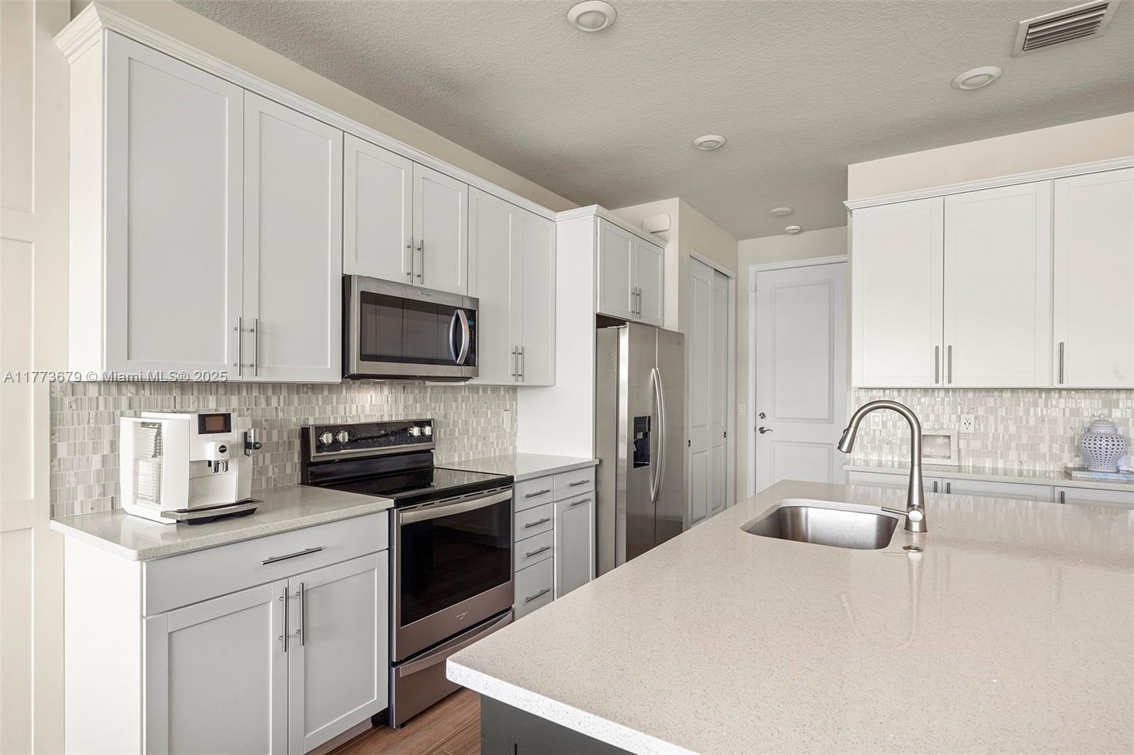 2193 Appleton Cir,Oakland Park, FL 33309