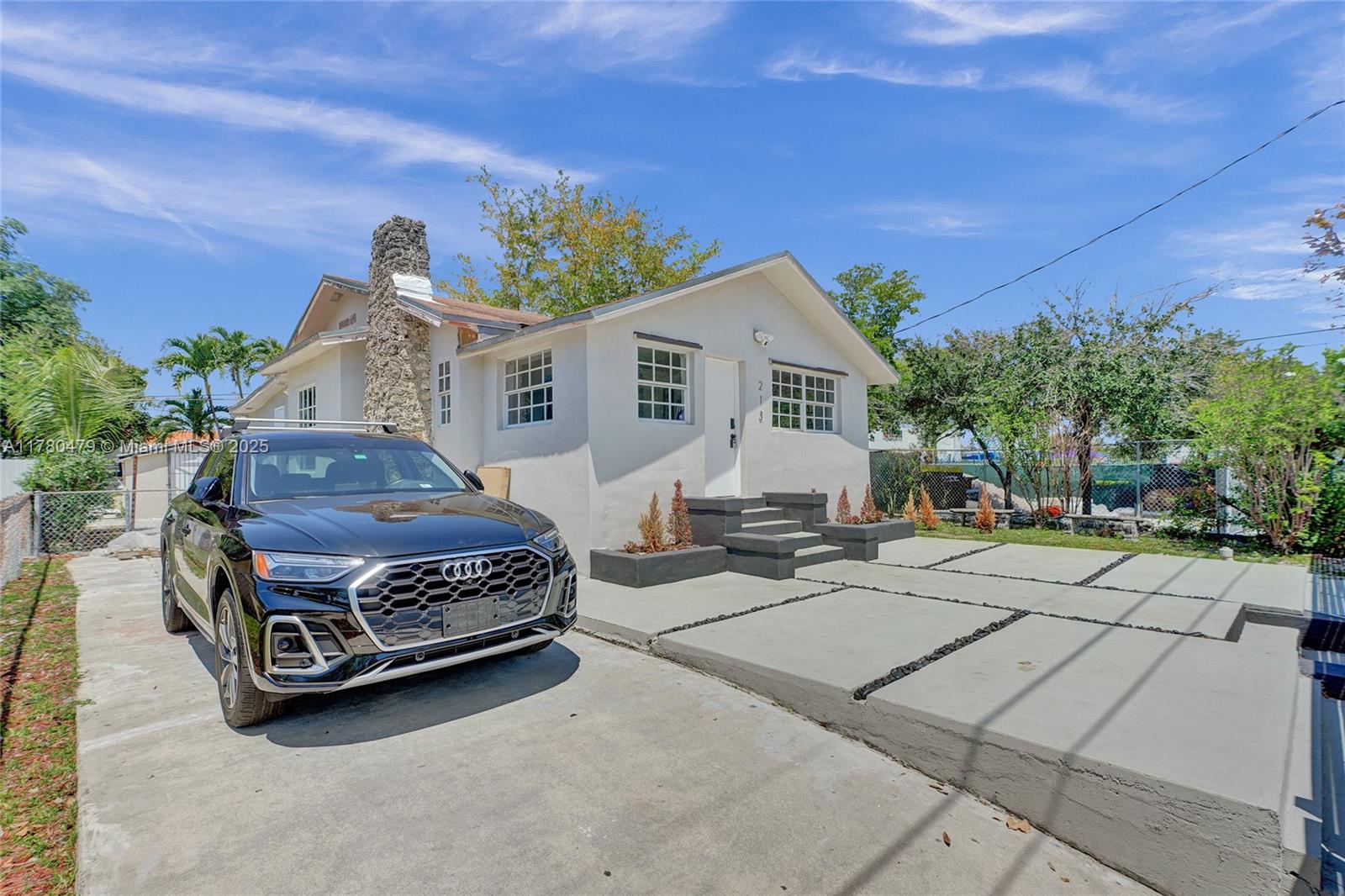 213 NW 34th Ter Miami, FL 33127