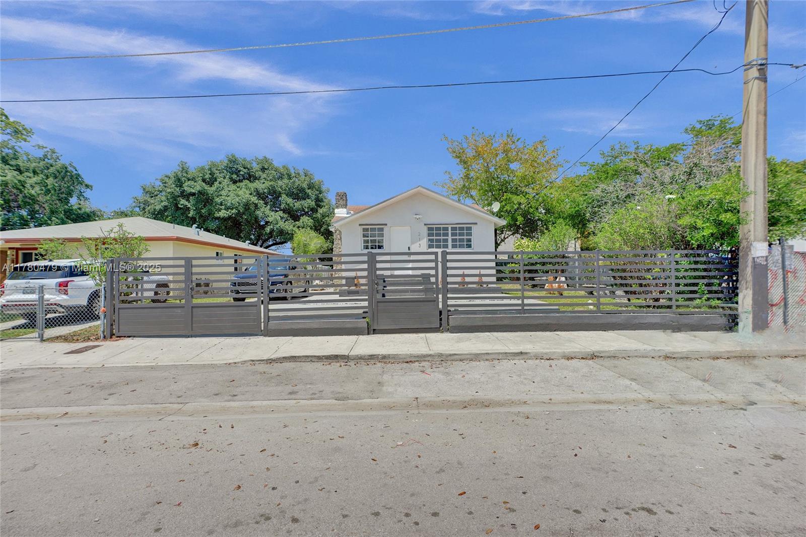 213 NW 34th Ter Miami, FL 33127