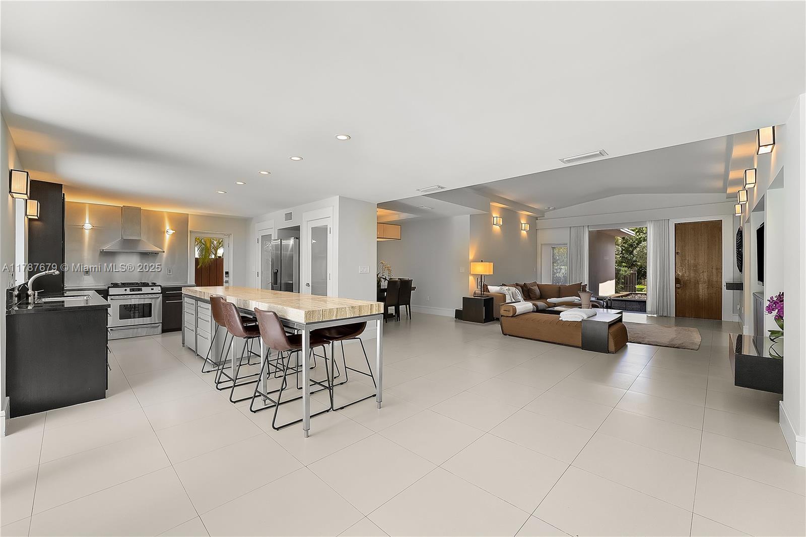 122 E 2nd Ct,Miami Beach, FL 33139