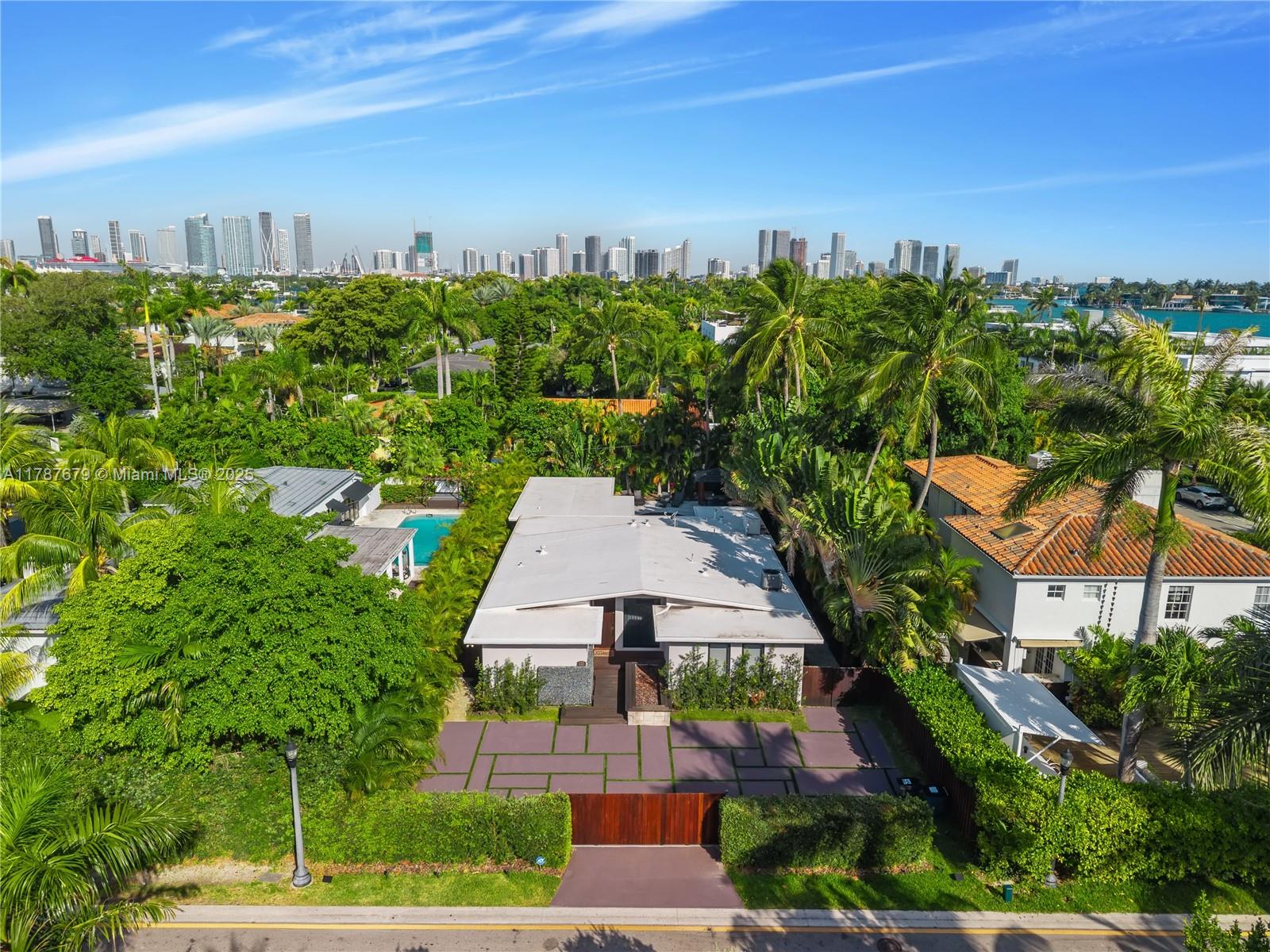 122 E 2nd Ct,Miami Beach, FL 33139