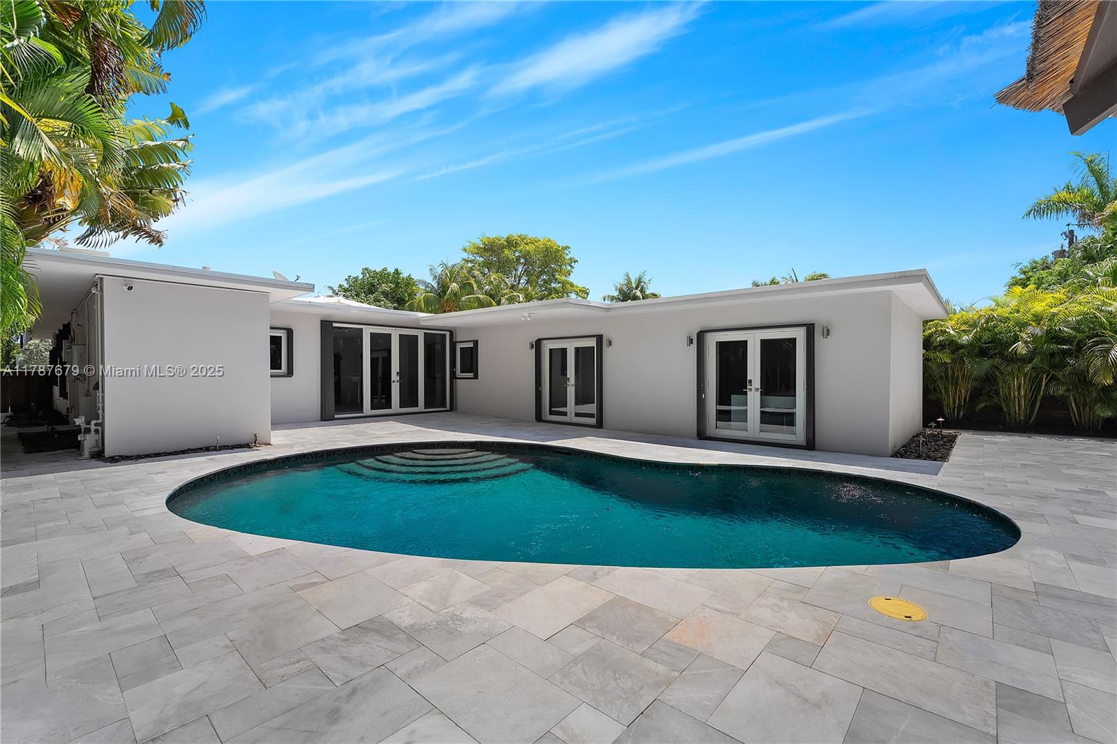 122 E 2nd Ct,Miami Beach, FL 33139