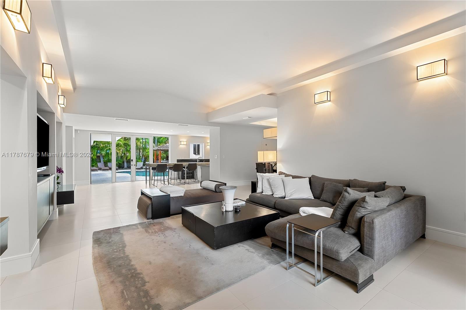 122 E 2nd Ct,Miami Beach, FL 33139