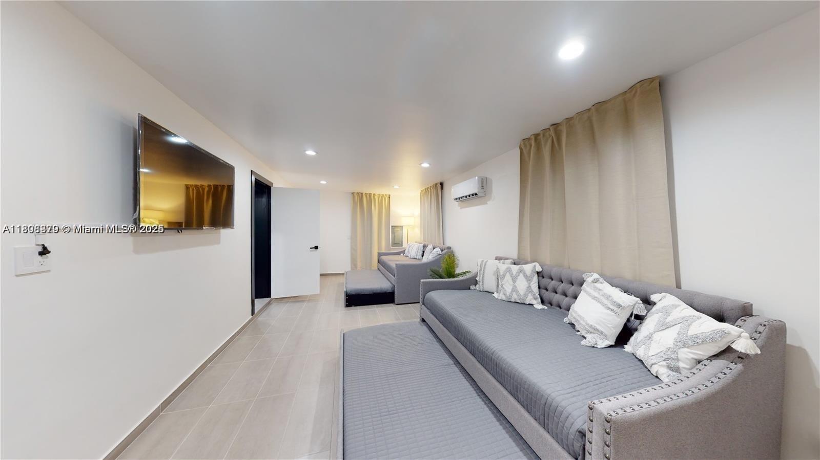 7335 SW 104th St Pinecrest, FL 33156