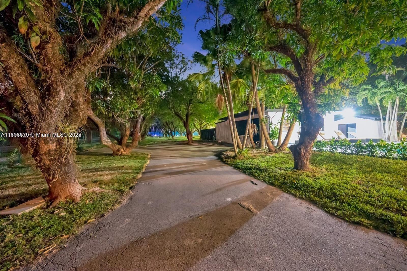 7335 SW 104th St Pinecrest, FL 33156