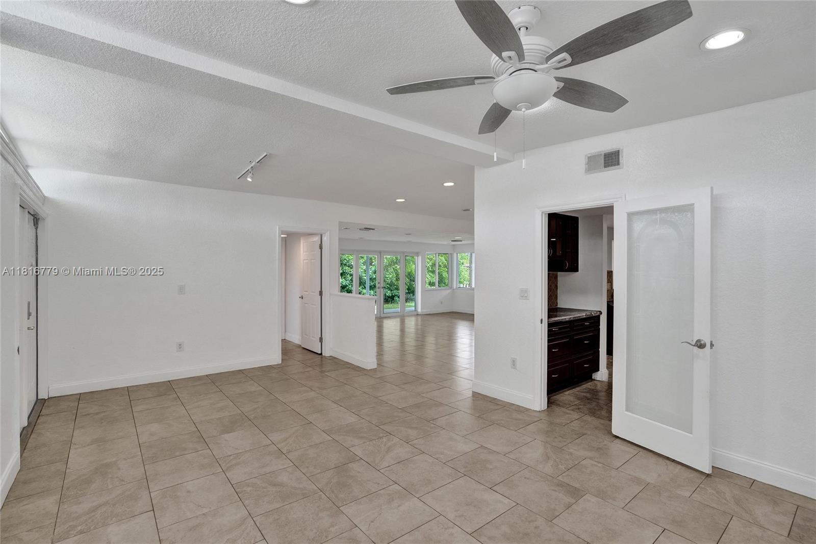 2050 NE 196th Ter North Miami Beach, FL 33179 2050 NE 196th Ter North Miami Beach, FL 33179
