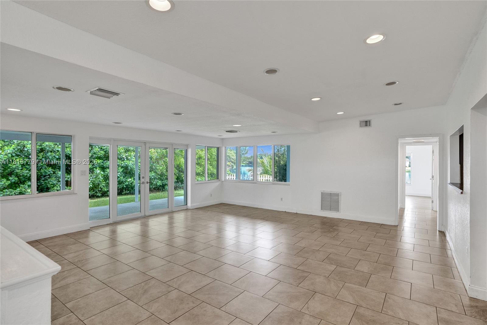 2050 NE 196th Ter North Miami Beach, FL 33179 2050 NE 196th Ter North Miami Beach, FL 33179