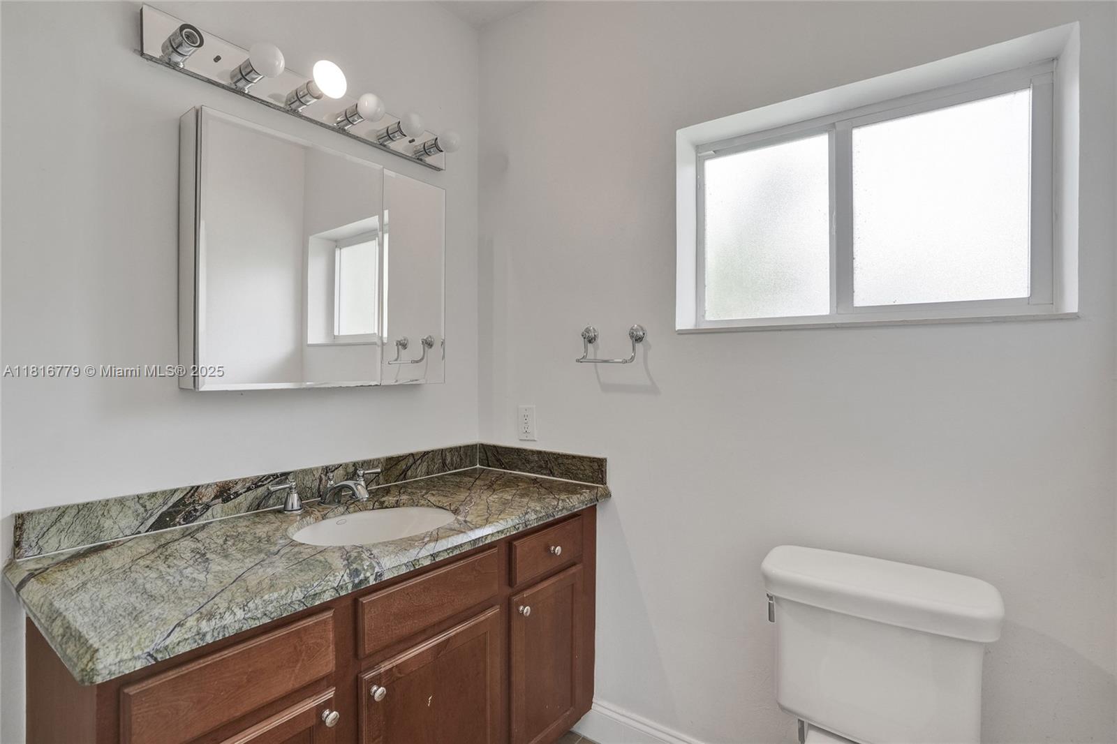 2050 NE 196th Ter North Miami Beach, FL 33179 2050 NE 196th Ter North Miami Beach, FL 33179