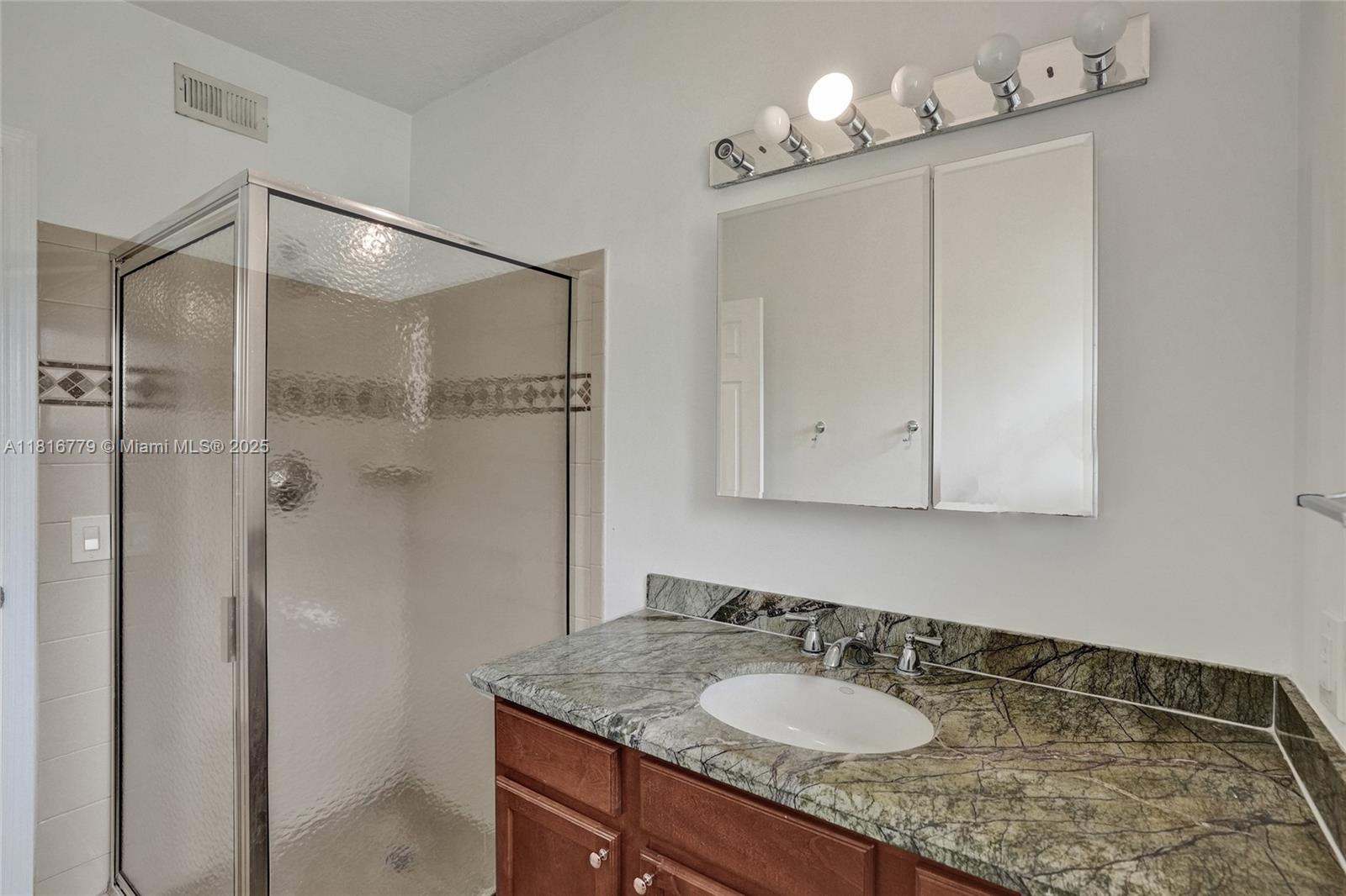 2050 NE 196th Ter North Miami Beach, FL 33179 2050 NE 196th Ter North Miami Beach, FL 33179