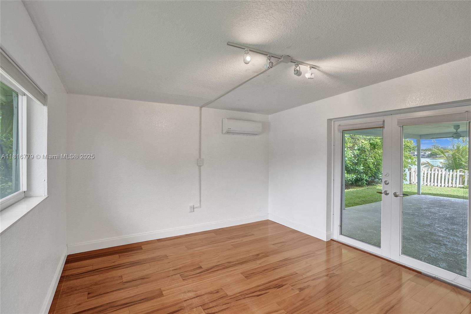 2050 NE 196th Ter North Miami Beach, FL 33179 2050 NE 196th Ter North Miami Beach, FL 33179