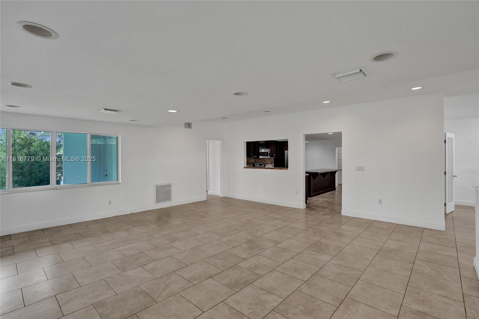 2050 NE 196th Ter North Miami Beach, FL 33179 2050 NE 196th Ter North Miami Beach, FL 33179