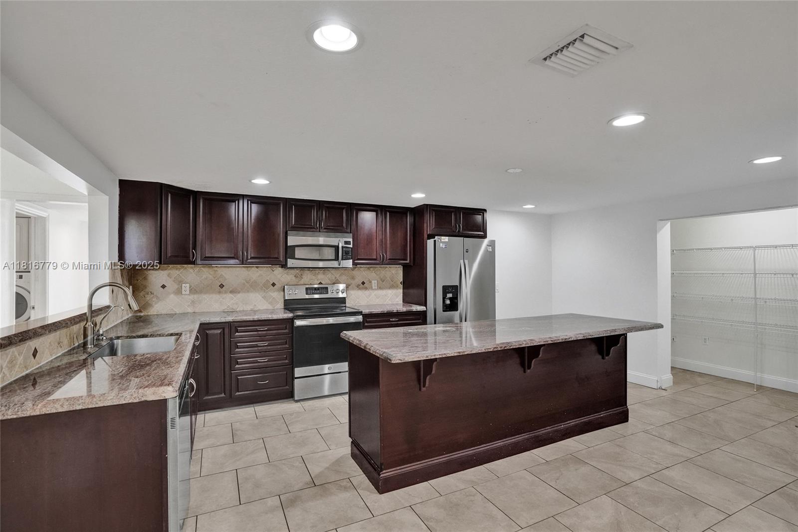 2050 NE 196th Ter North Miami Beach, FL 33179 2050 NE 196th Ter North Miami Beach, FL 33179