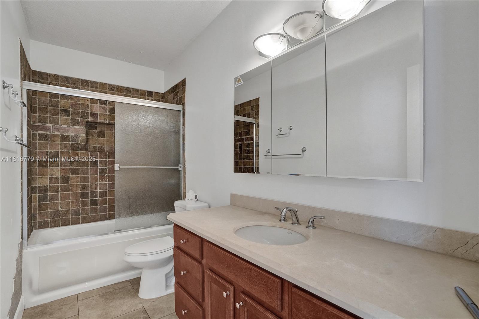 2050 NE 196th Ter North Miami Beach, FL 33179 2050 NE 196th Ter North Miami Beach, FL 33179