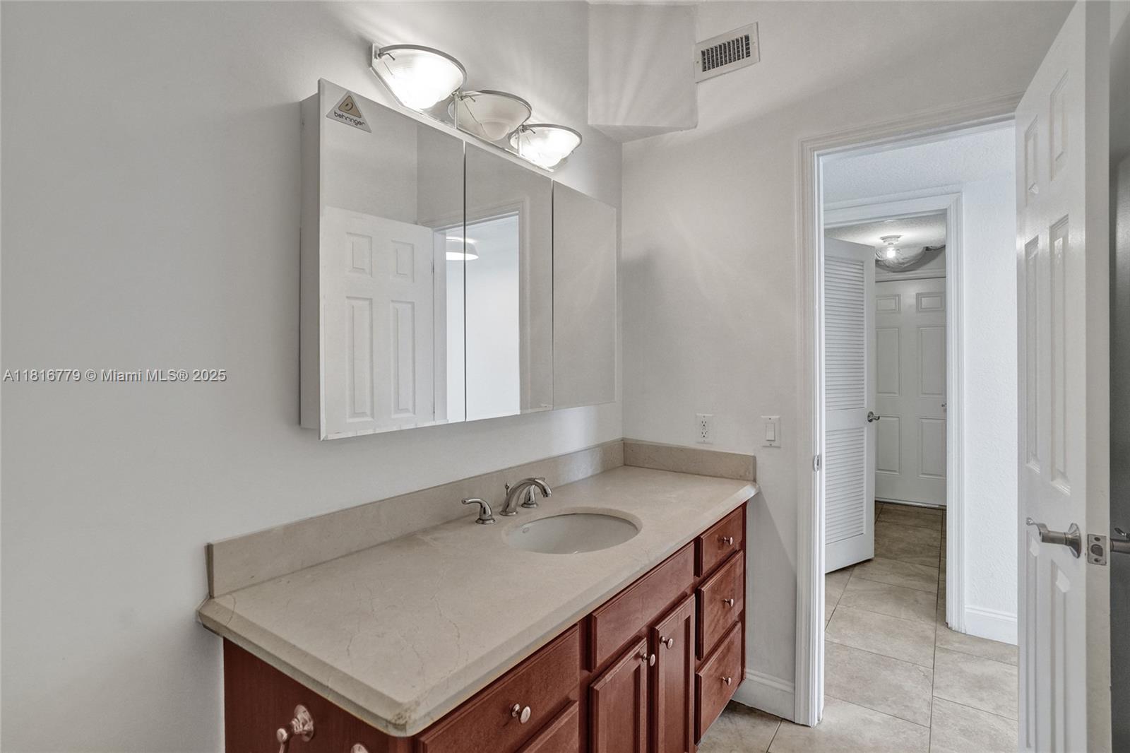 2050 NE 196th Ter North Miami Beach, FL 33179 2050 NE 196th Ter North Miami Beach, FL 33179