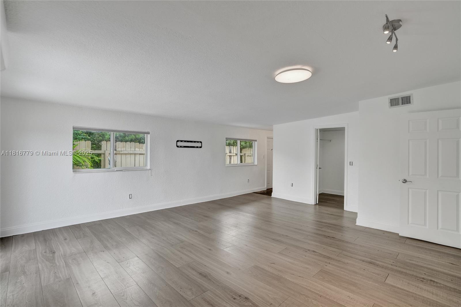 2050 NE 196th Ter North Miami Beach, FL 33179 2050 NE 196th Ter North Miami Beach, FL 33179