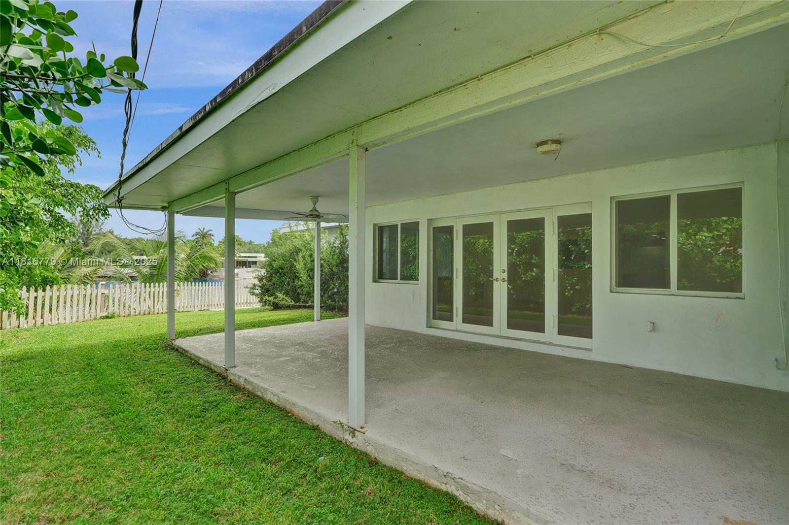 2050 NE 196th Ter North Miami Beach, FL 33179 2050 NE 196th Ter North Miami Beach, FL 33179