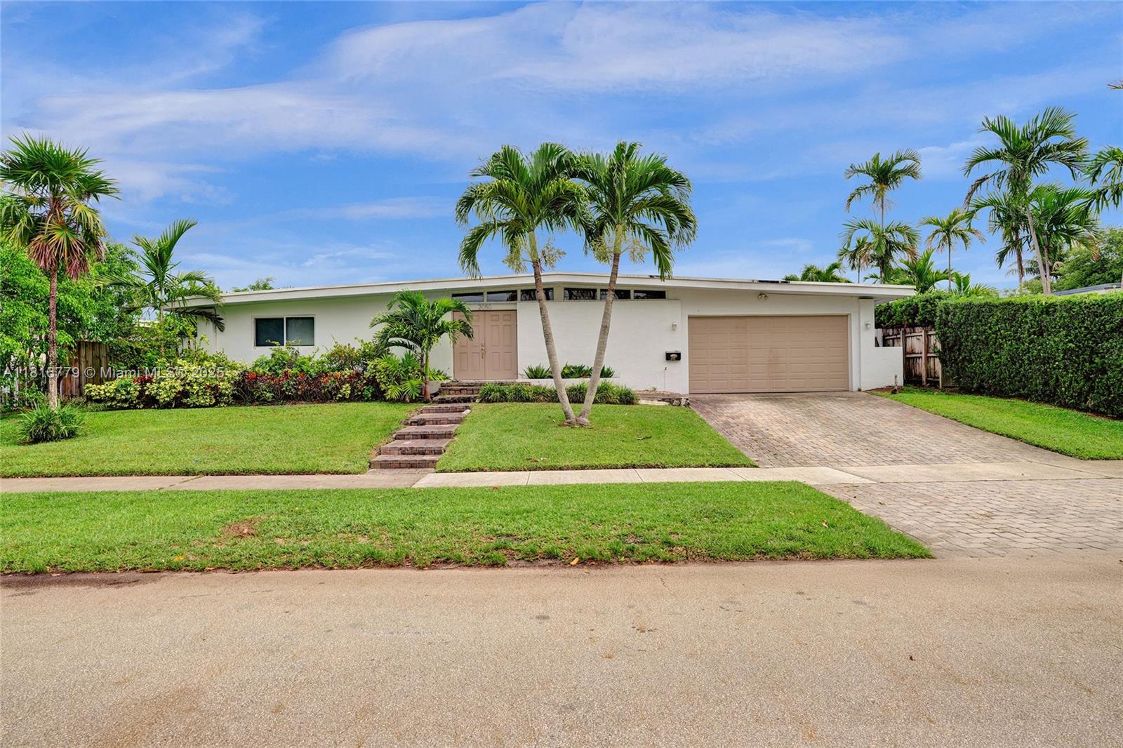 2050 NE 196th Ter North Miami Beach, FL 33179 2050 NE 196th Ter North Miami Beach, FL 33179