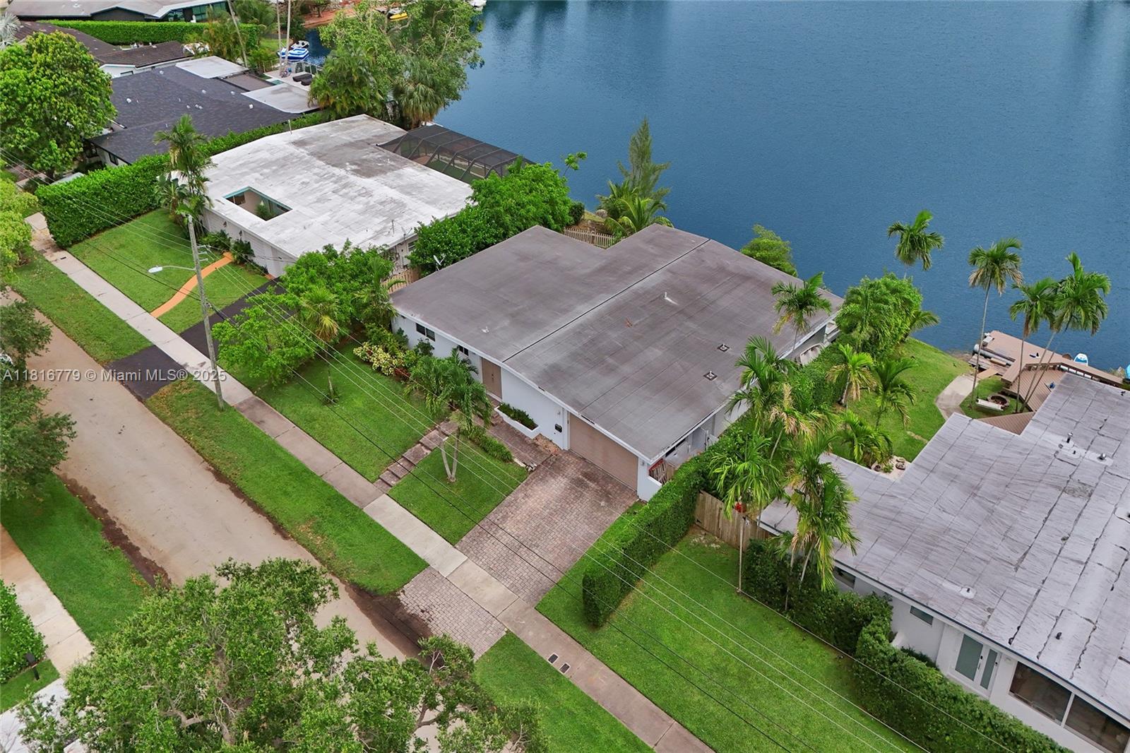 2050 NE 196th Ter North Miami Beach, FL 33179 2050 NE 196th Ter North Miami Beach, FL 33179