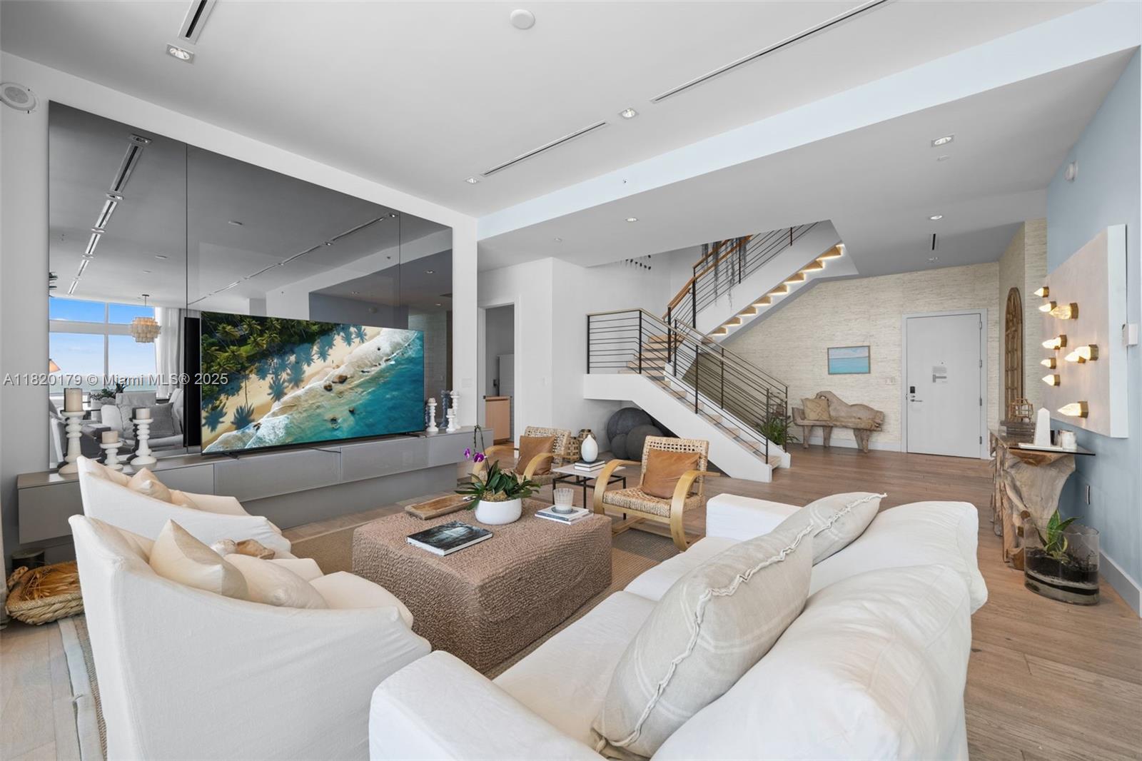 102 24th St #PH-1610 Miami Beach, FL 33139