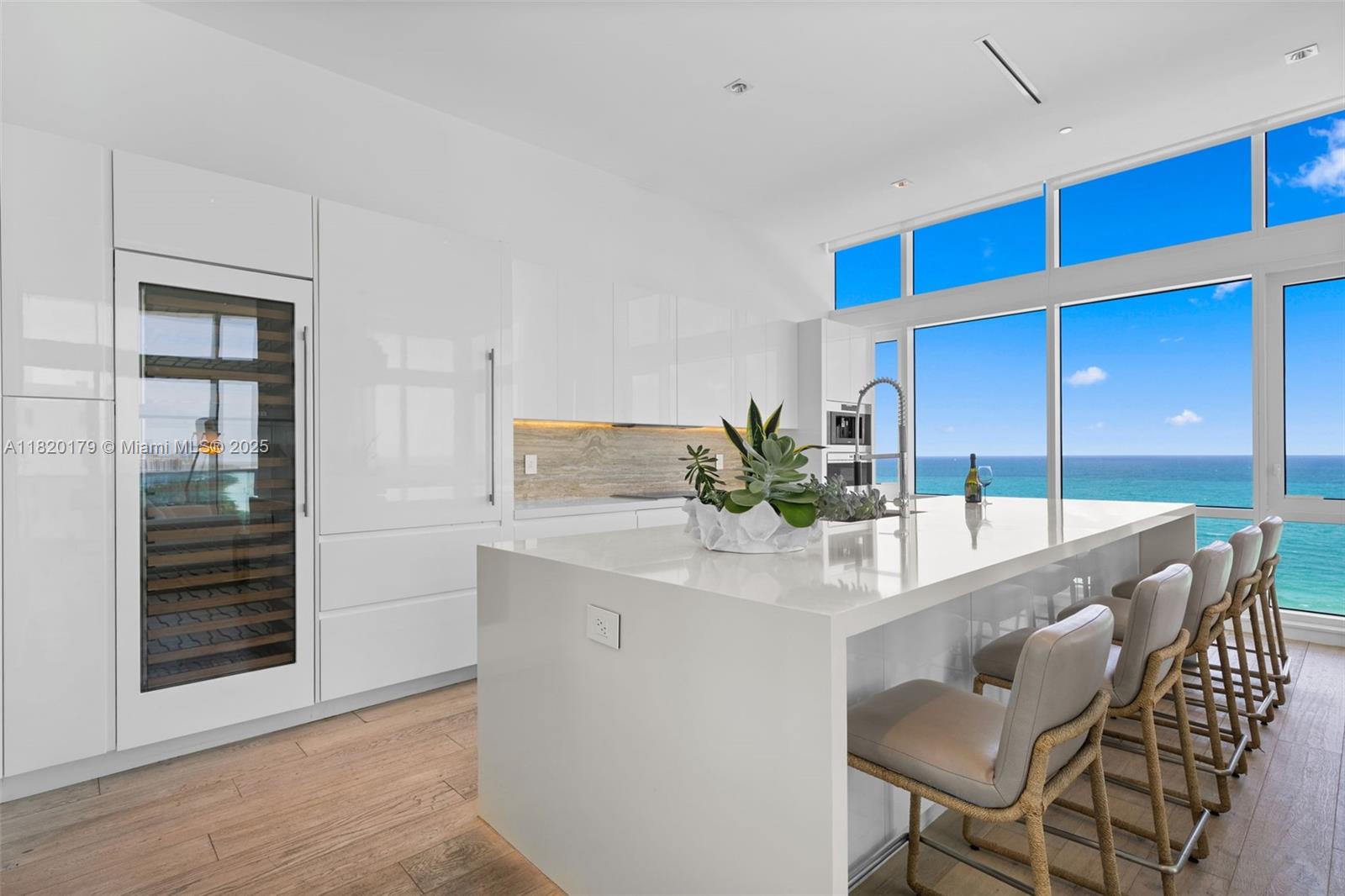 102 24th St #PH-1610 Miami Beach, FL 33139