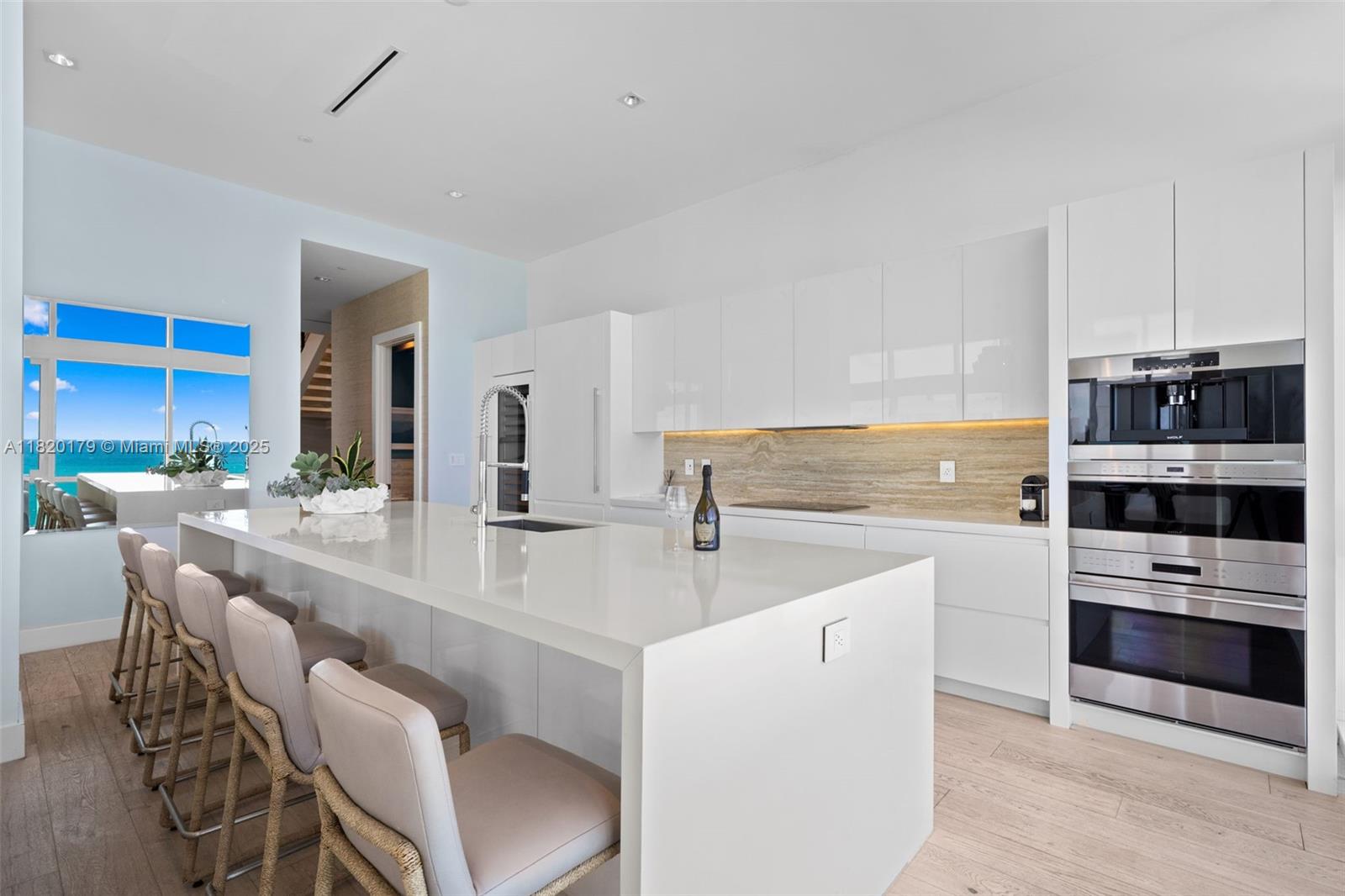 102 24th St #PH-1610 Miami Beach, FL 33139