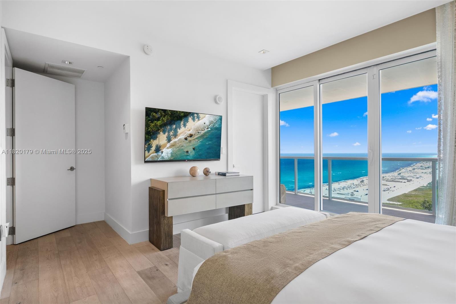 102 24th St #PH-1610 Miami Beach, FL 33139