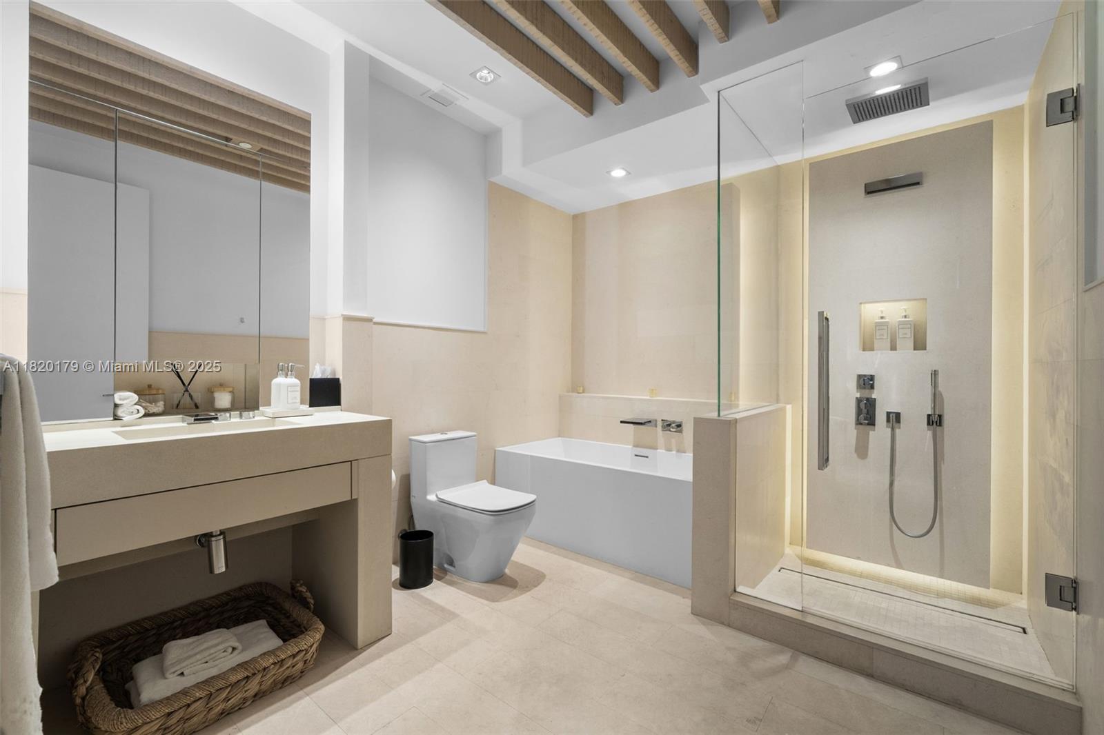 102 24th St #PH-1610 Miami Beach, FL 33139