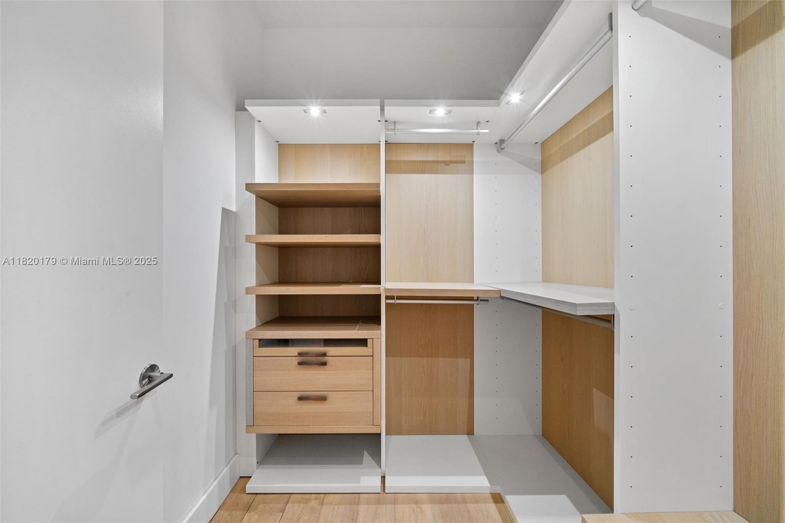 102 24th St #PH-1610 Miami Beach, FL 33139