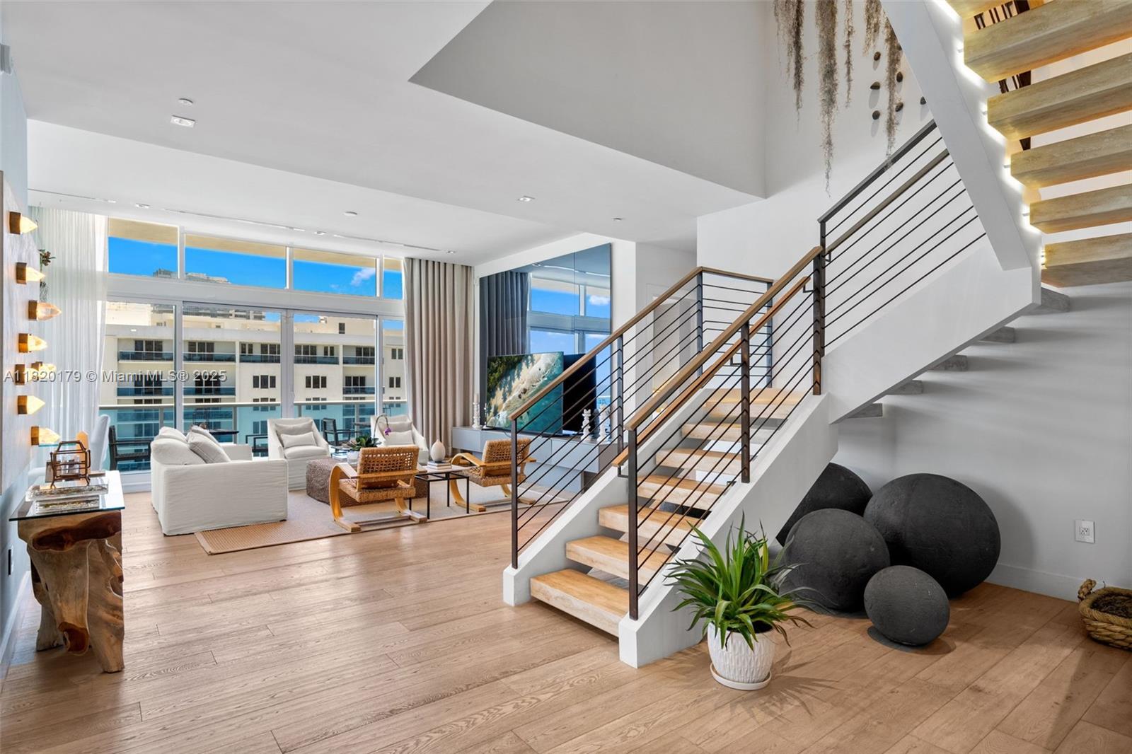 102 24th St #PH-1610 Miami Beach, FL 33139