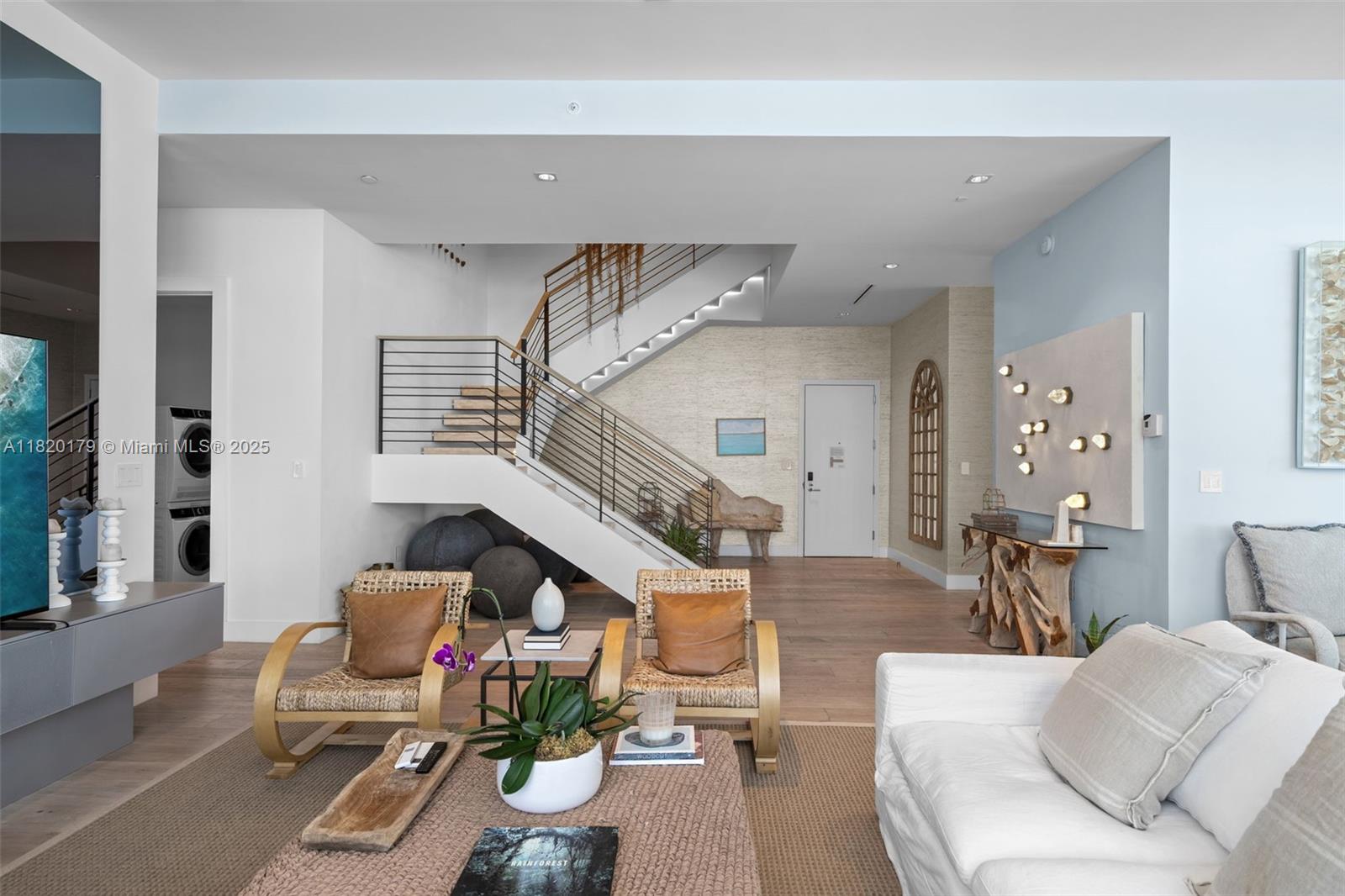 102 24th St #PH-1610 Miami Beach, FL 33139