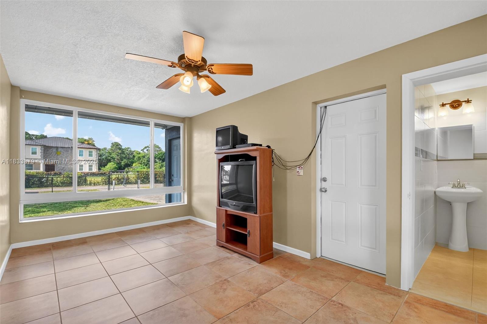 4061 Nova Ln Lake Worth, FL 33462