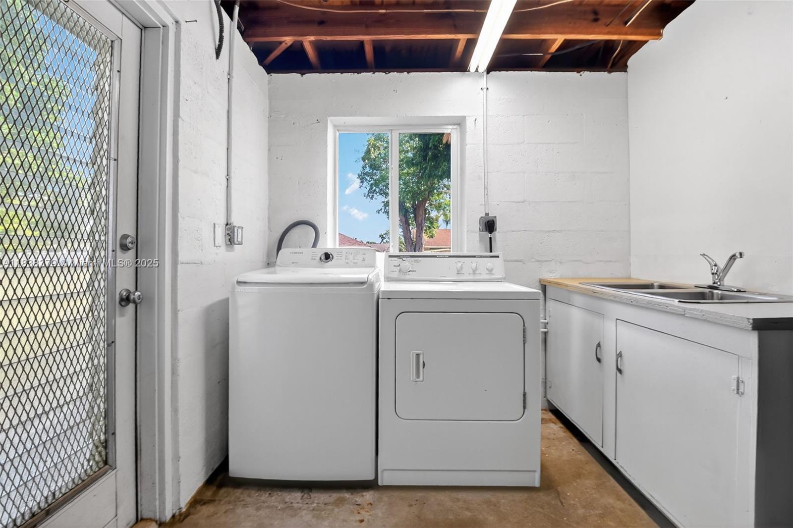 4061 Nova Ln Lake Worth, FL 33462