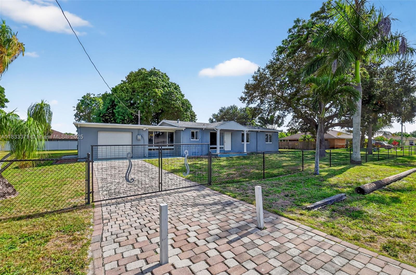 4061 Nova Ln Lake Worth, FL 33462