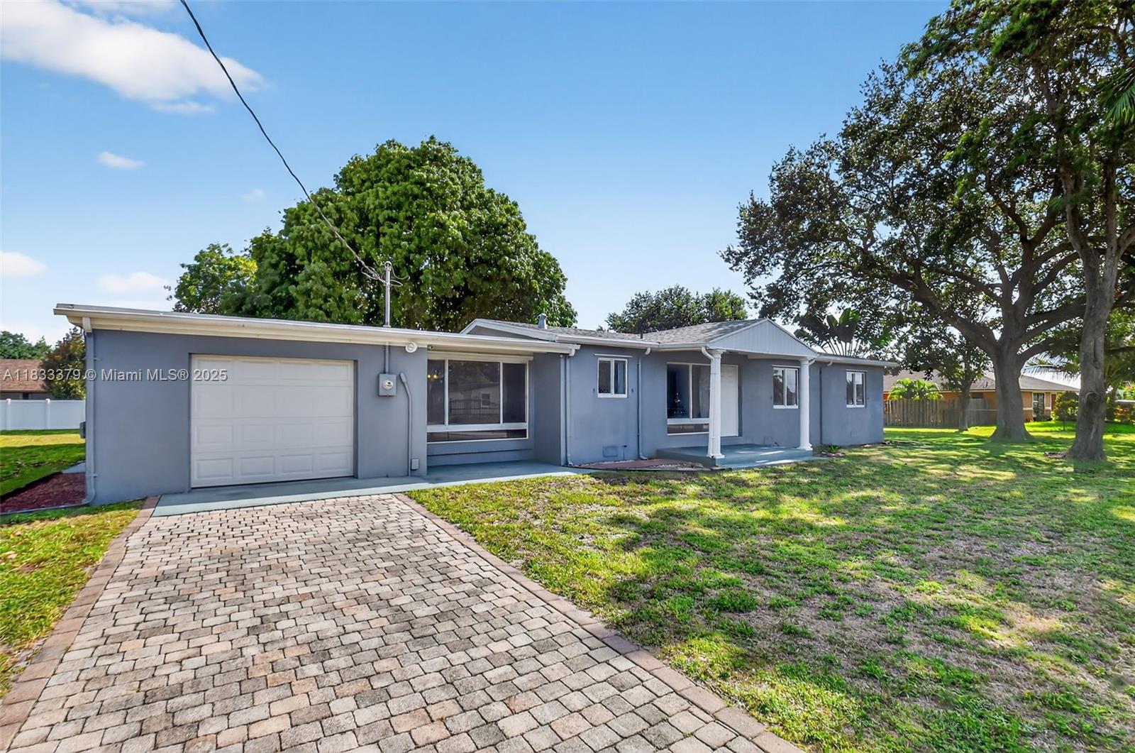 4061 Nova Ln Lake Worth, FL 33462