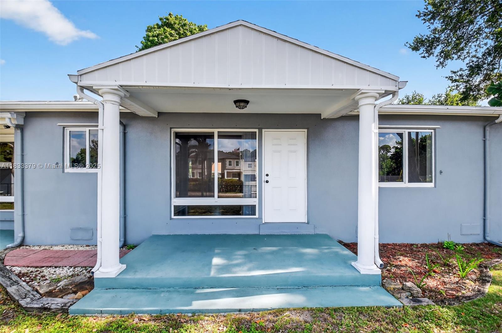 4061 Nova Ln Lake Worth, FL 33462